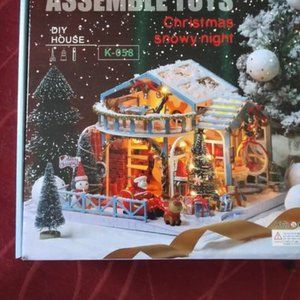 MIniature Dollhouse - Snowy Christmas Eve